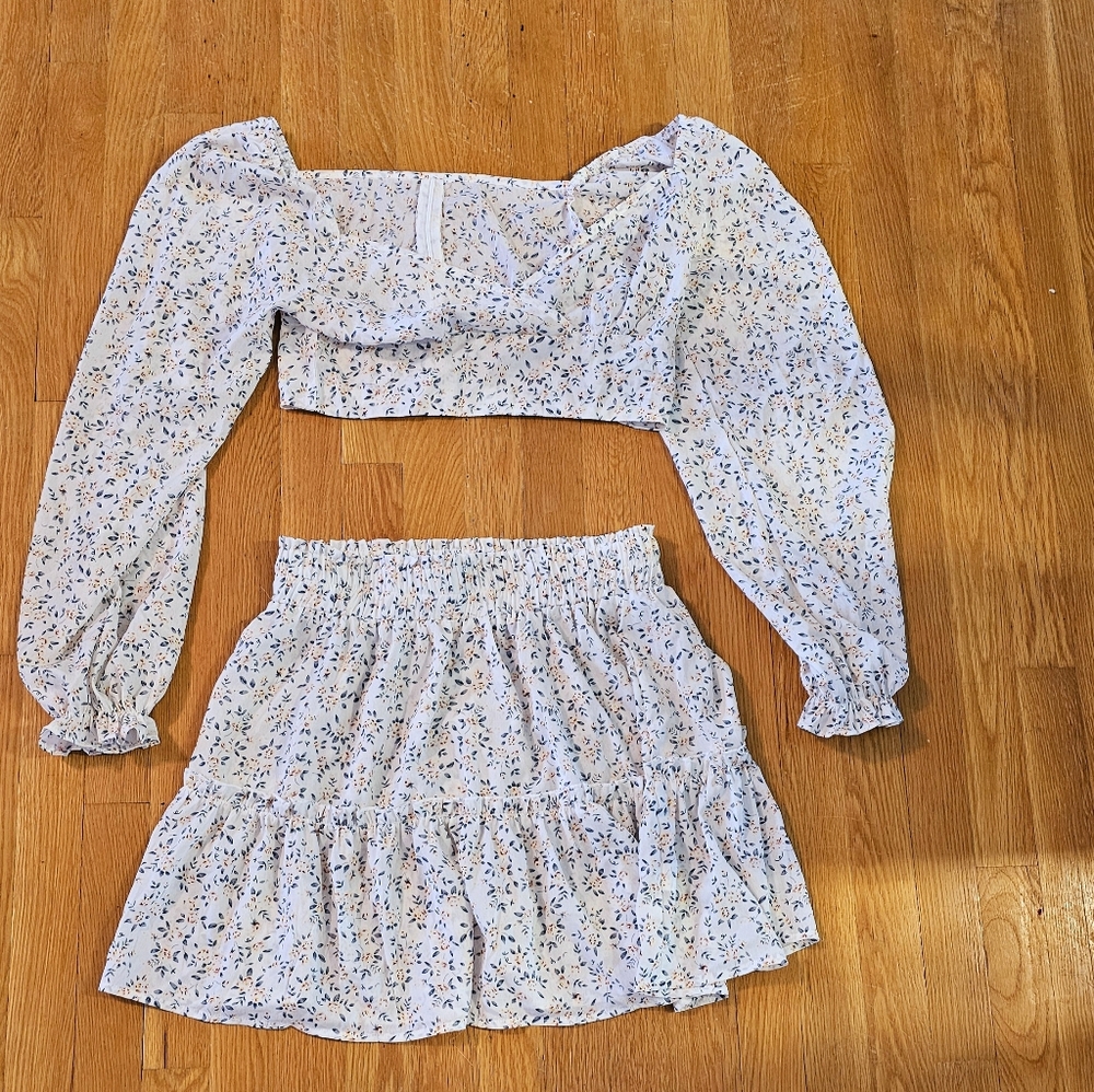 Shein Two Piece Floral Cropped Top and Skirt sz lg